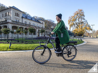 Bicicletta elettrica da città METROPOLIS 1.2 (17) in città - Immagine 3