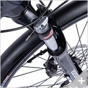 Bicicletta elettrica da trekking POWER-TREK 6.2 (20): particolare forcelle ammortizzate