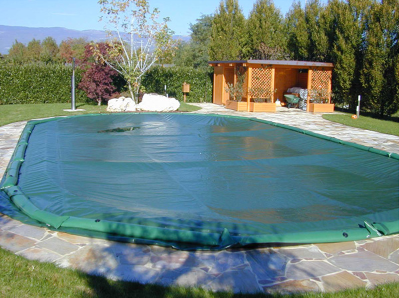 Copertura invernale piscina forma libera con tubolari in PVC 210 gmq